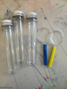 Test tubes 3x and magnifying glasses 2x