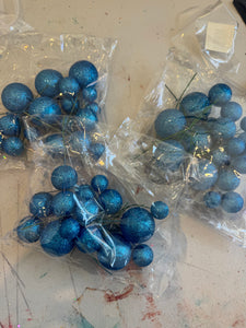 Pack glitter blue styrofoam balls