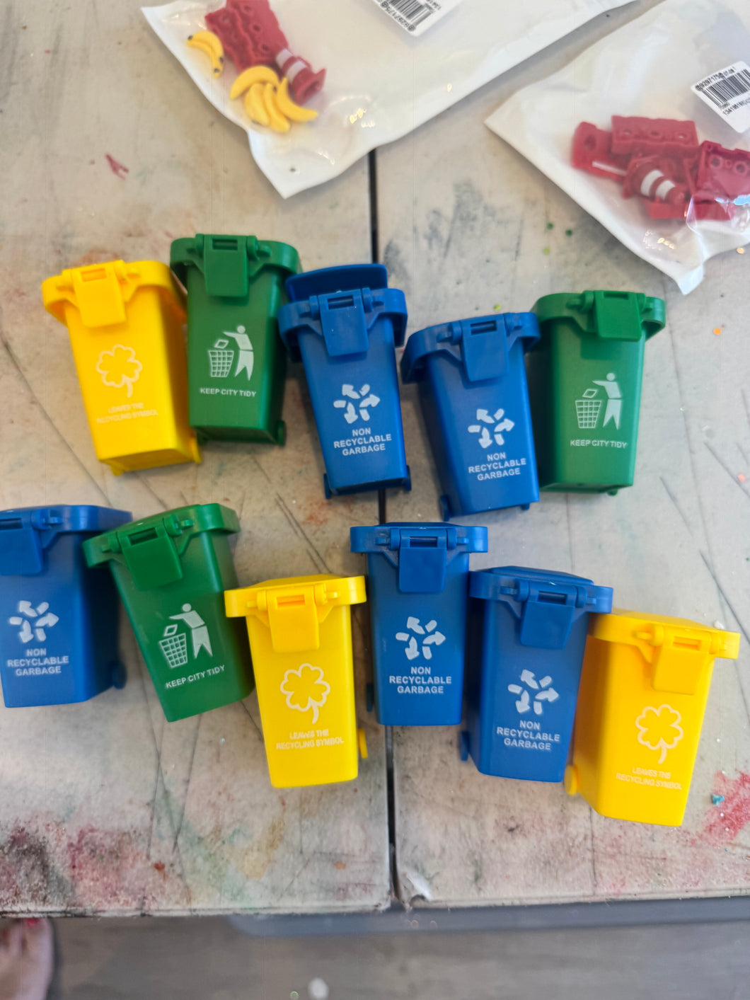 Garbage bins ( 3 pack one of each colour )